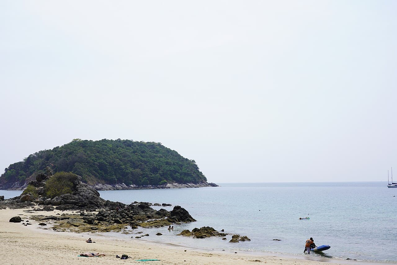 Yanui Beach & Rocks 4